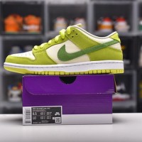 YS T1 Edition Nike SB DUNK Low Green Apple White Green Green Apple Vintage Casual Board Shoes Product No. DM0807-300